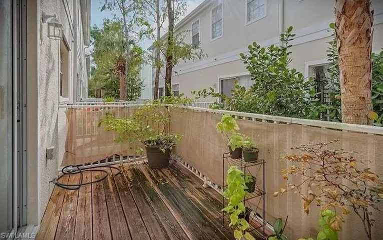 3304  Lisa  LN, Naples, FL 34109