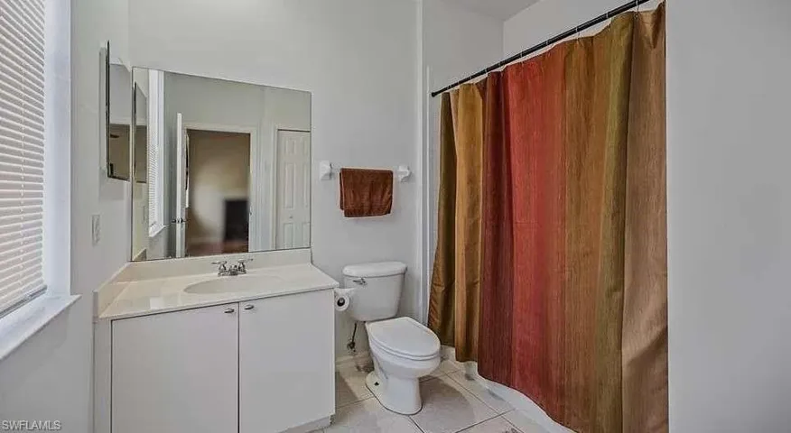 3304  Lisa  LN, Naples, FL 34109