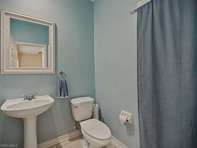 3304  Lisa  LN, Naples, FL 34109