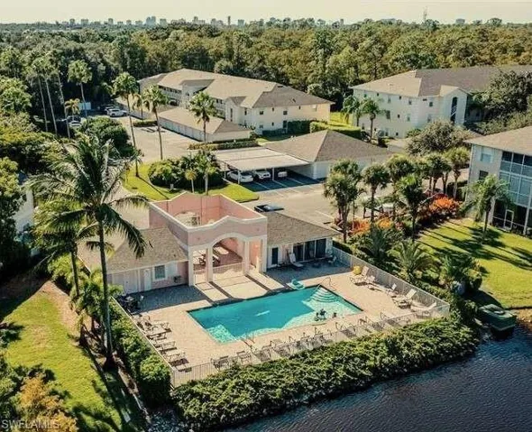 3304  Lisa  LN, Naples, FL 34109