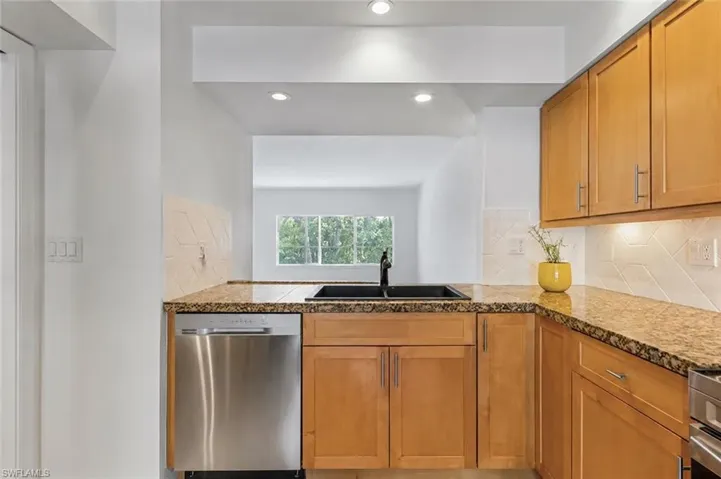 322 Sugar Pine Ln 322, Naples, Florida 34108