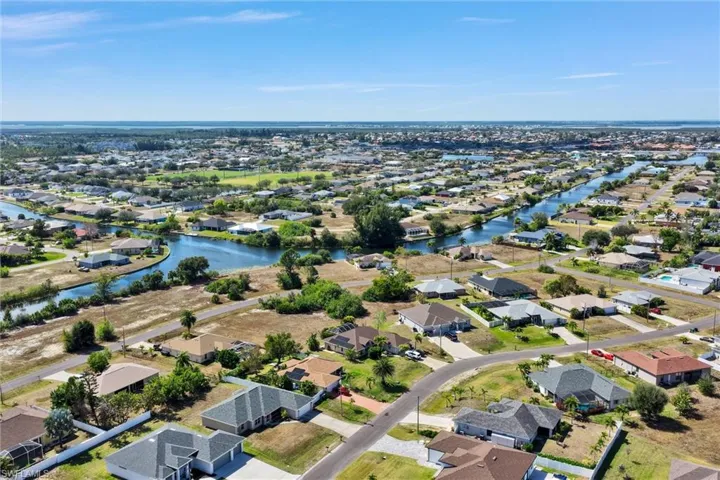 2442 Sw Embers Ter, Cape Coral, Florida 33991