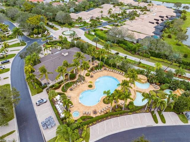 Regency Reserve pool, spa and clubhouse