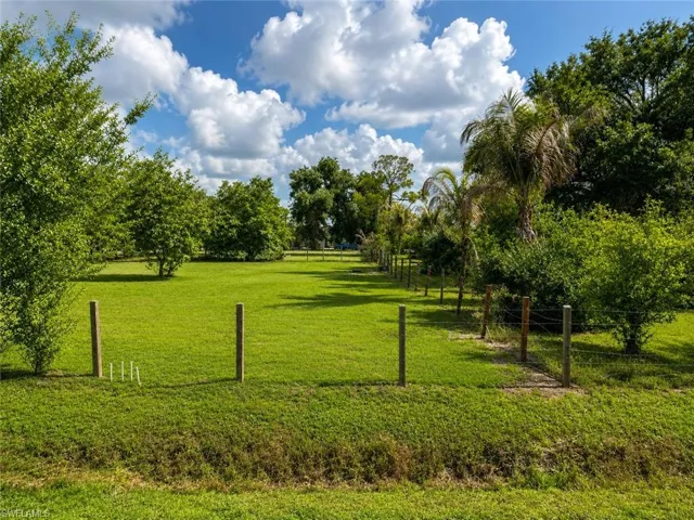 10351  Deal  RD, North Fort Myers, FL 33917
