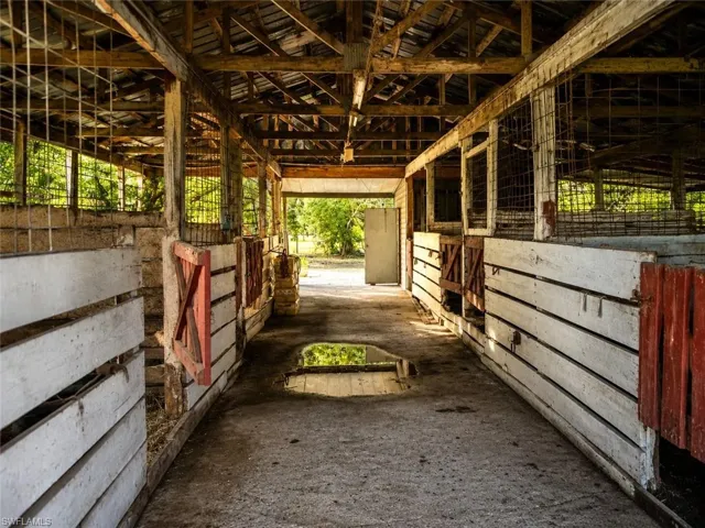 10351  Deal  RD, North Fort Myers, FL 33917