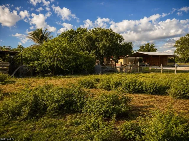 10351  Deal  RD, North Fort Myers, FL 33917