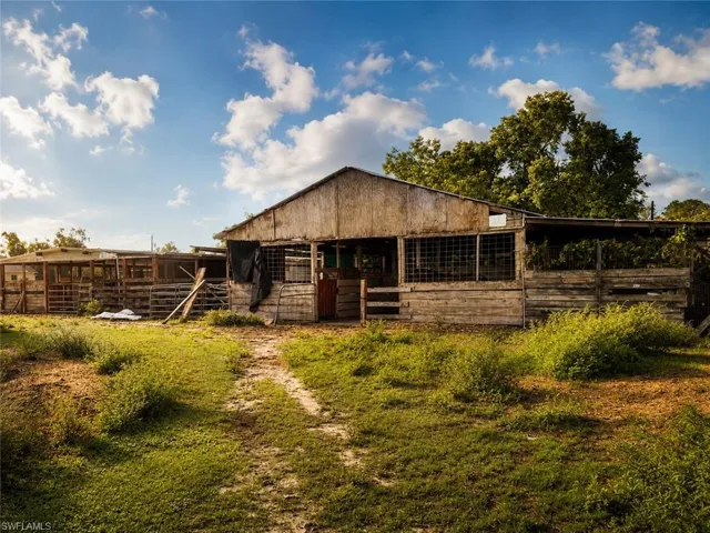 10351  Deal  RD, North Fort Myers, FL 33917