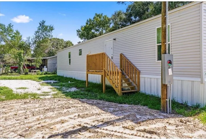 1468 Navaho Ave, Labelle, Florida 33935