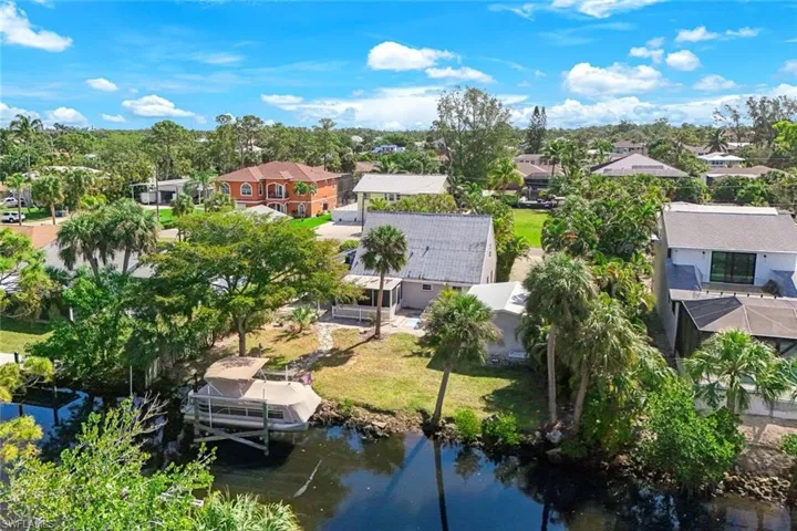 You will LOVE spending your Florida winters canal side.