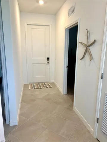 Hallway to 2nd Bedroom.