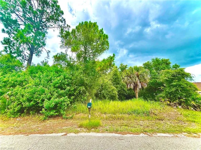 609 Calvin Ave, Lehigh Acres, Florida 33972