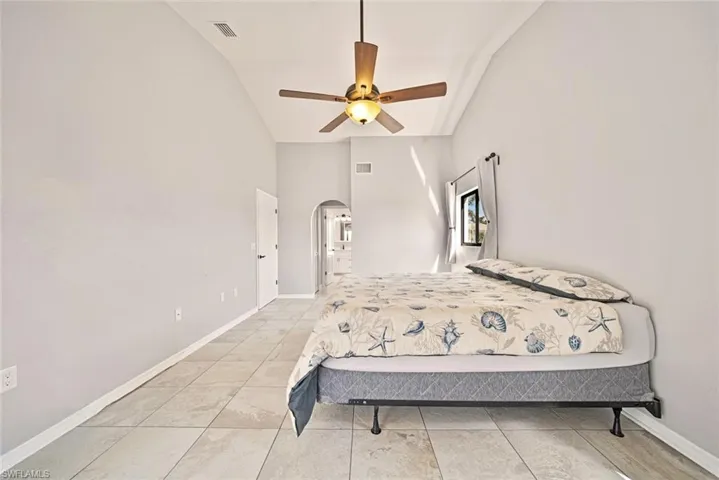 522 SE 24th  ST, Cape Coral, FL 33990