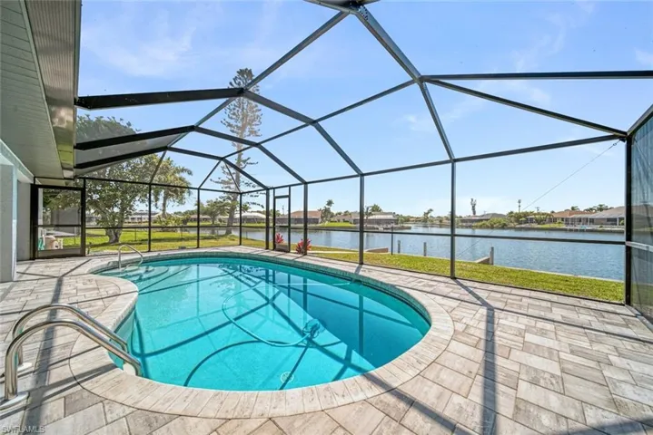 522 SE 24th  ST, Cape Coral, FL 33990
