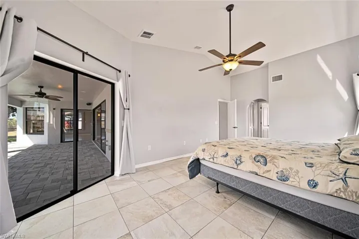 522 SE 24th  ST, Cape Coral, FL 33990