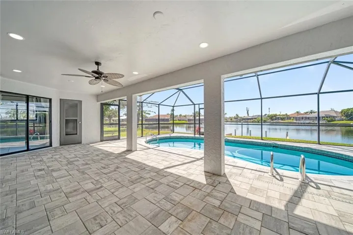 522 SE 24th  ST, Cape Coral, FL 33990
