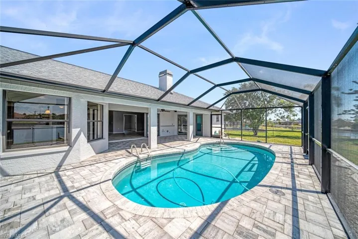 522 SE 24th  ST, Cape Coral, FL 33990