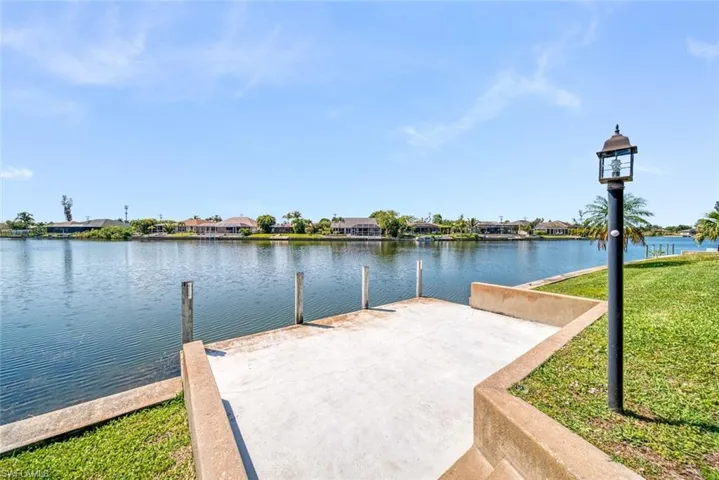 522 SE 24th  ST, Cape Coral, FL 33990