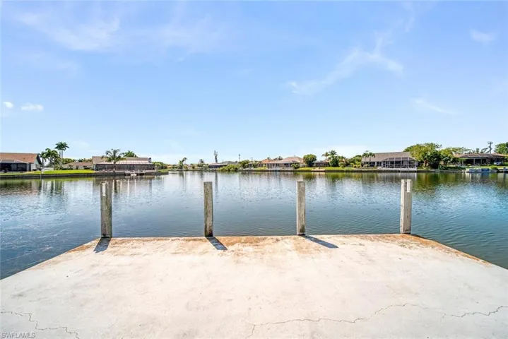 522 SE 24th  ST, Cape Coral, FL 33990