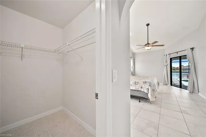 522 SE 24th  ST, Cape Coral, FL 33990