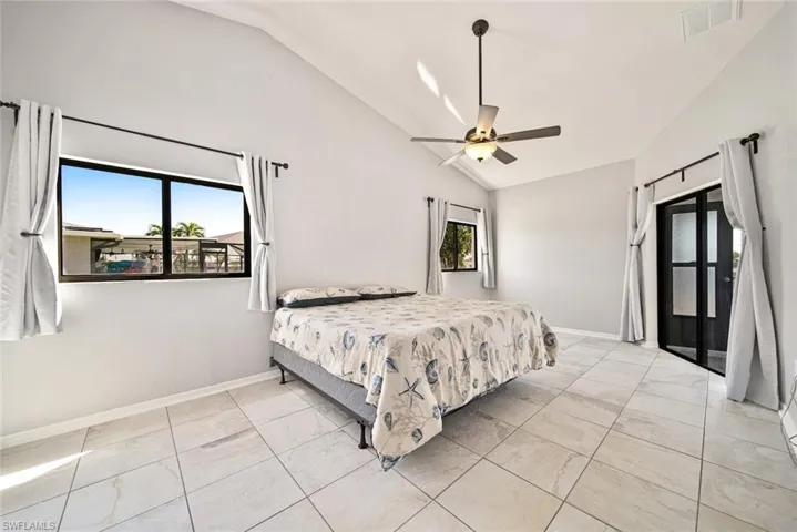 522 SE 24th  ST, Cape Coral, FL 33990
