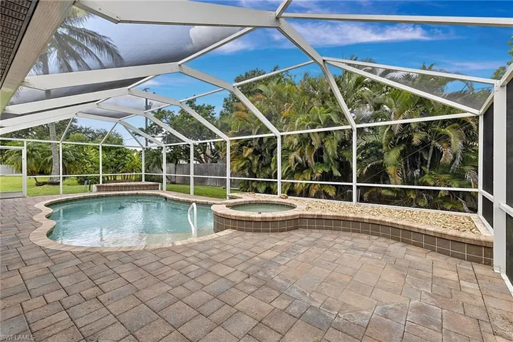 1927 Savona Pkwy W, Cape Coral, Florida 33914