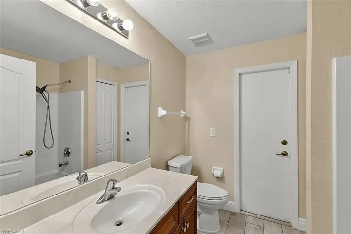 1927 Savona Pkwy W, Cape Coral, Florida 33914