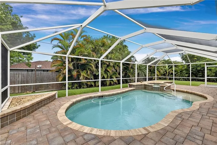 1927 Savona Pkwy W, Cape Coral, Florida 33914