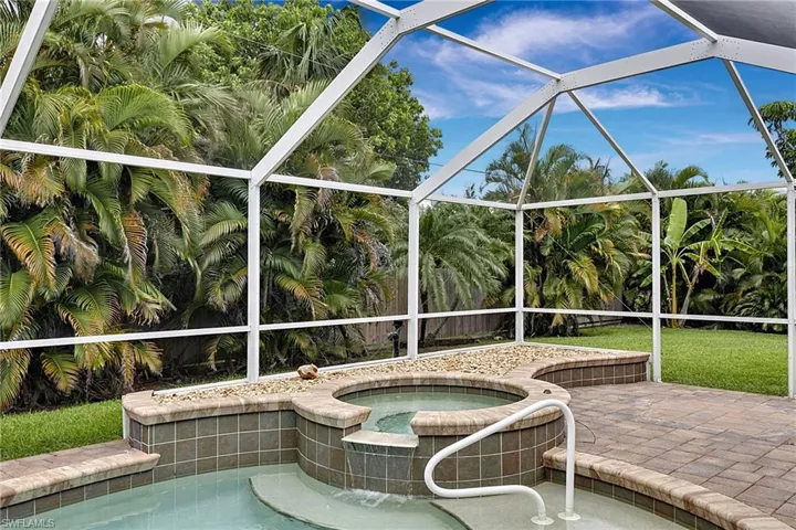 1927 Savona Pkwy W, Cape Coral, Florida 33914