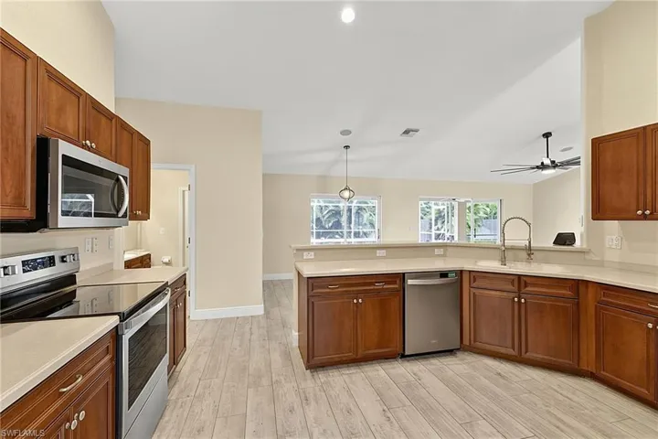 1927 Savona Pkwy W, Cape Coral, Florida 33914