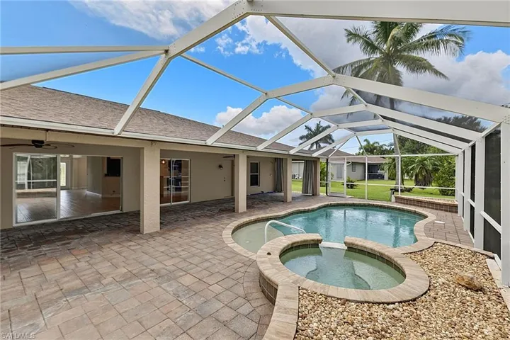 1927 Savona Pkwy W, Cape Coral, Florida 33914