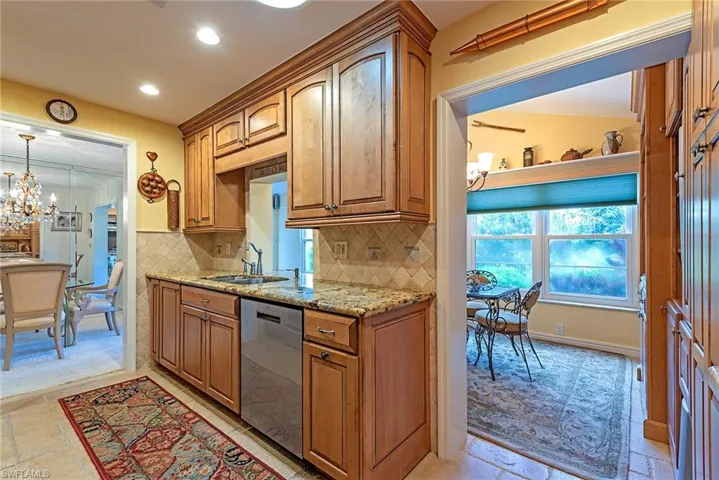 1002 Forest Lakes Dr # 19c, Naples Fl 34105