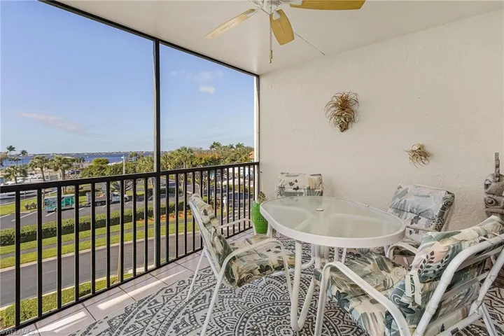 Lanai with Marina/River View~