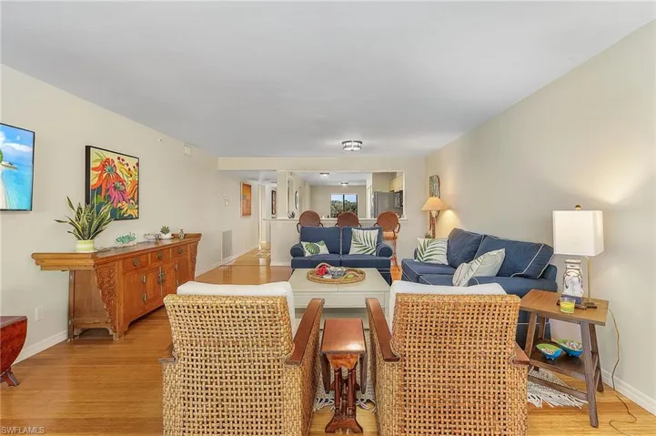 Kitchen, Breakfast Bar flows into the Living room~