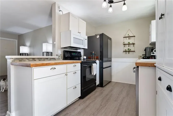 417 NE 14th  AVE, Cape Coral, FL 33909
