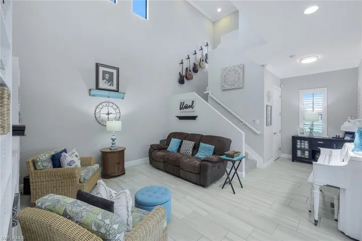 1284  Kendari  TER, Naples, FL 34113