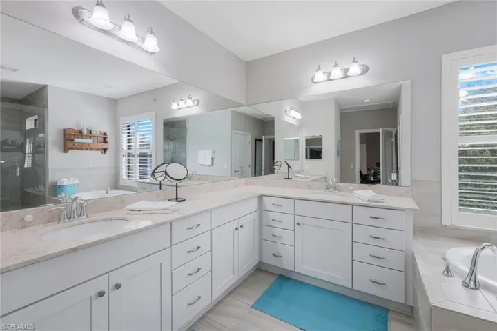 1284  Kendari  TER, Naples, FL 34113