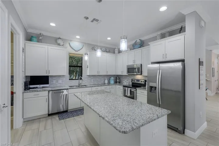 1284  Kendari  TER, Naples, FL 34113