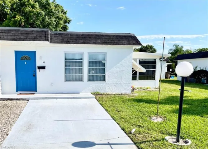 10 Temple Ct, Lehigh Acres, Florida 33936