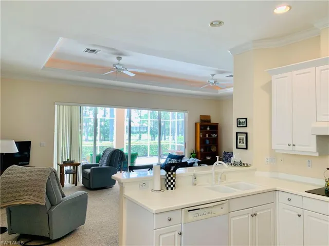3910  Jasmine Lake  CIR, Naples, FL 34119