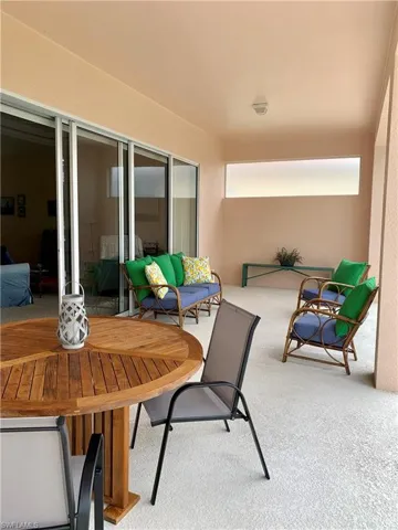 3910  Jasmine Lake  CIR, Naples, FL 34119