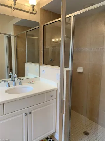 3910  Jasmine Lake  CIR, Naples, FL 34119