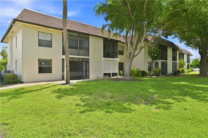 9261 Central Park Dr 106, Fort Myers, Florida 33919