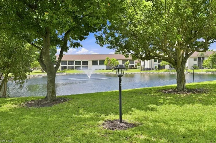 9261 Central Park Dr 106, Fort Myers, Florida 33919