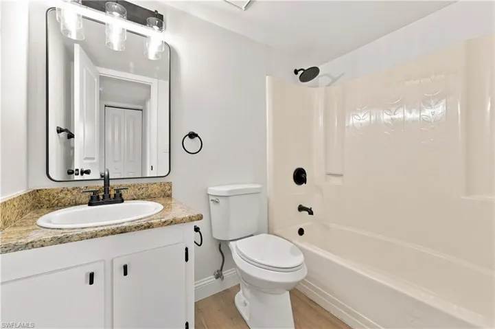 9261 Central Park Dr 106, Fort Myers, Florida 33919