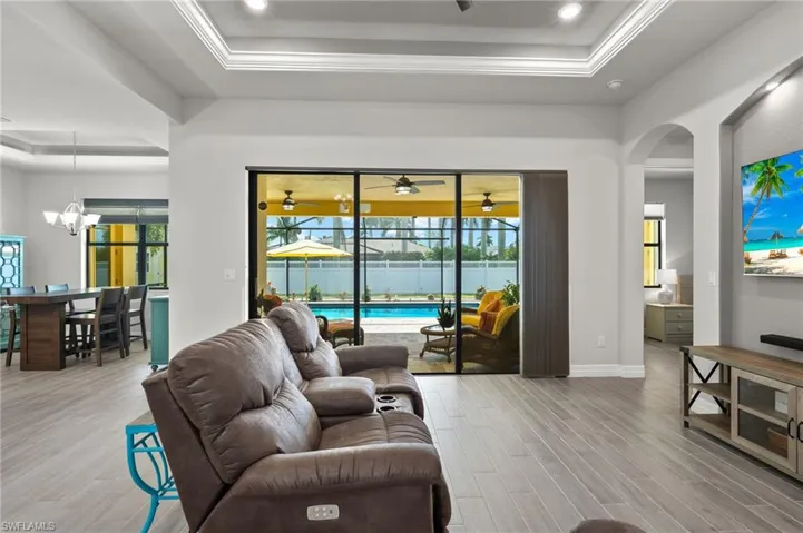302 SE 22nd  TER, Cape Coral, FL 33990