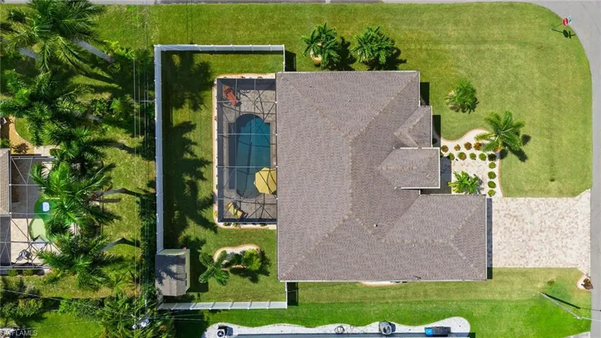 302 SE 22nd  TER, Cape Coral, FL 33990