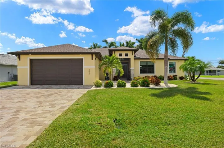 302 SE 22nd  TER, Cape Coral, FL 33990