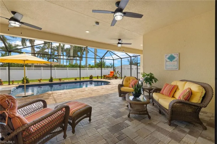 302 SE 22nd  TER, Cape Coral, FL 33990