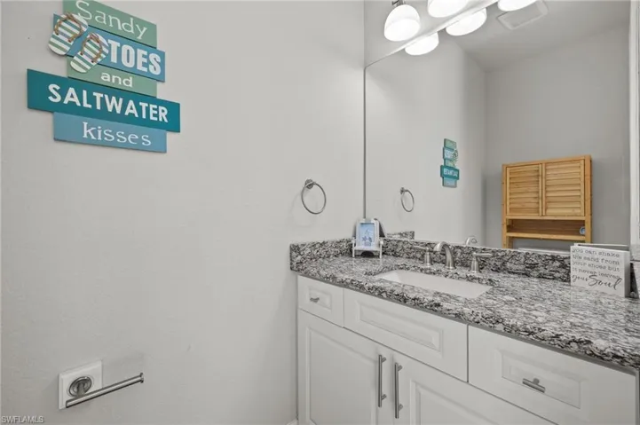 302 SE 22nd  TER, Cape Coral, FL 33990