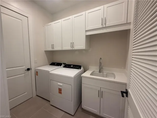 Spacious, walk-in laundry room